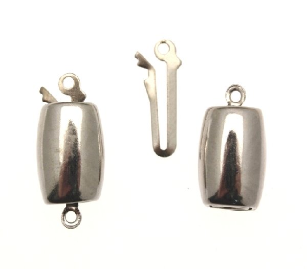 Chiusura a 1 filo rettangolare bombata 15x8 mm.