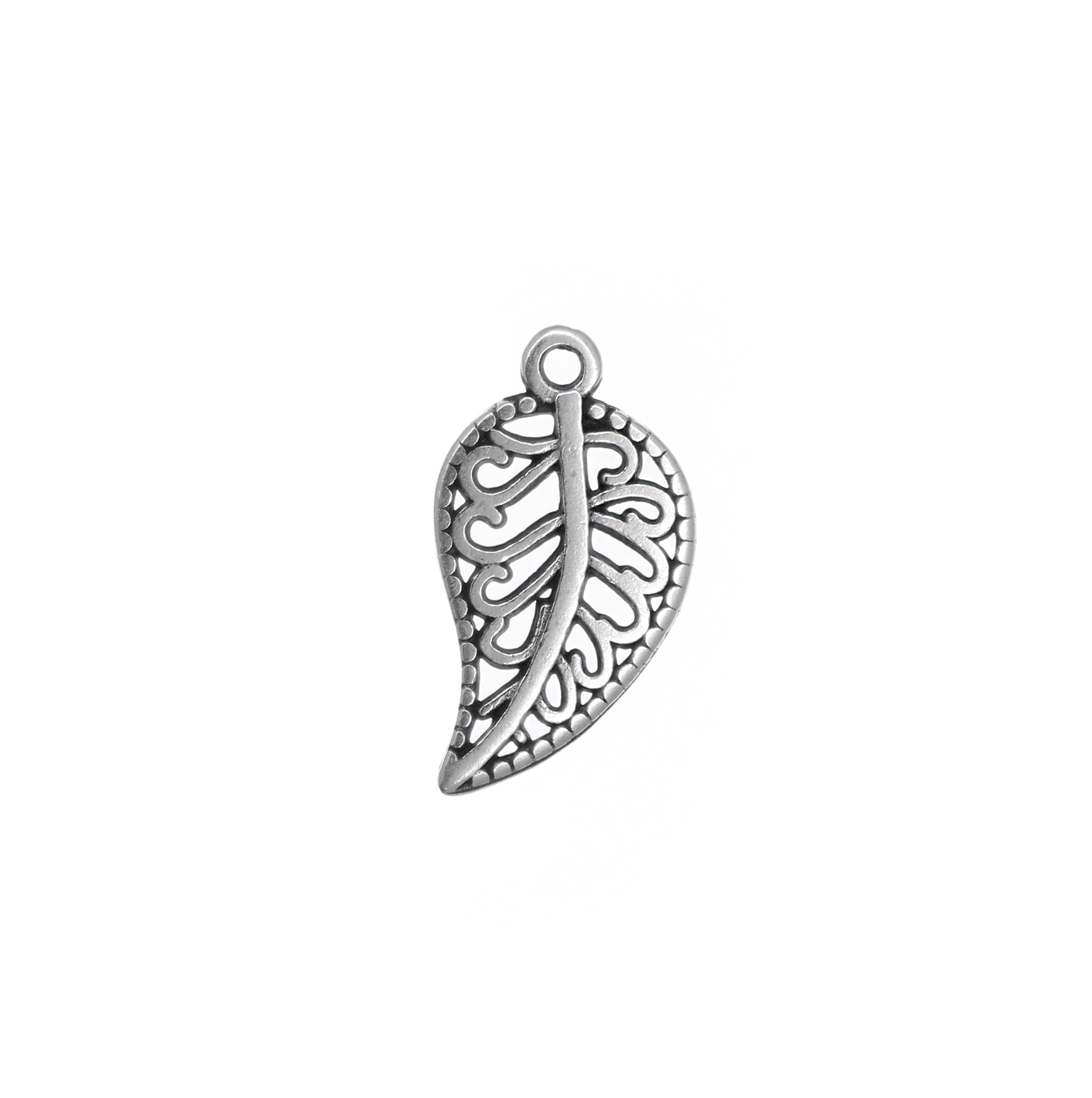 Ciondolo a forma di foglia, traforata, 18x10 mm.