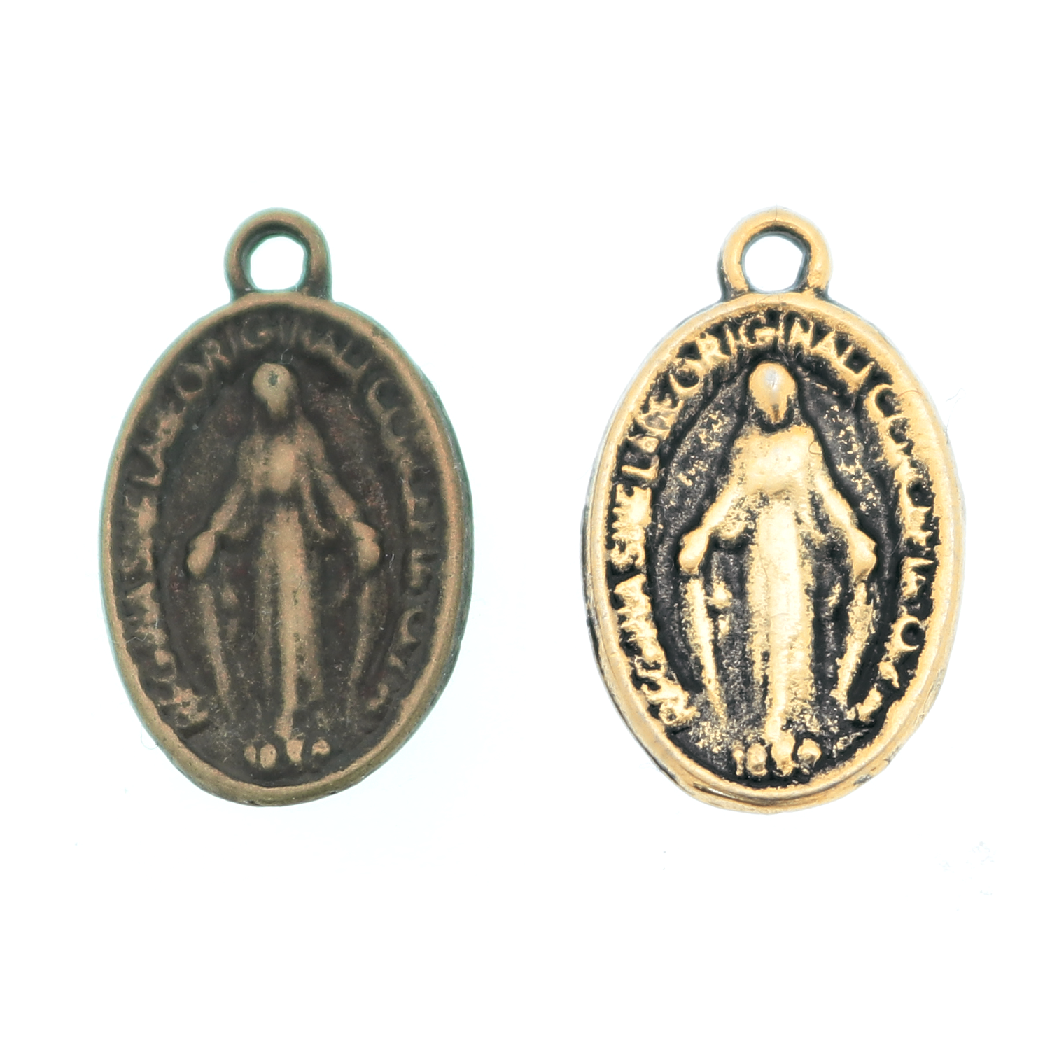 Ciondolo a forma di medaglia ovale con Madonna 17x10mm.