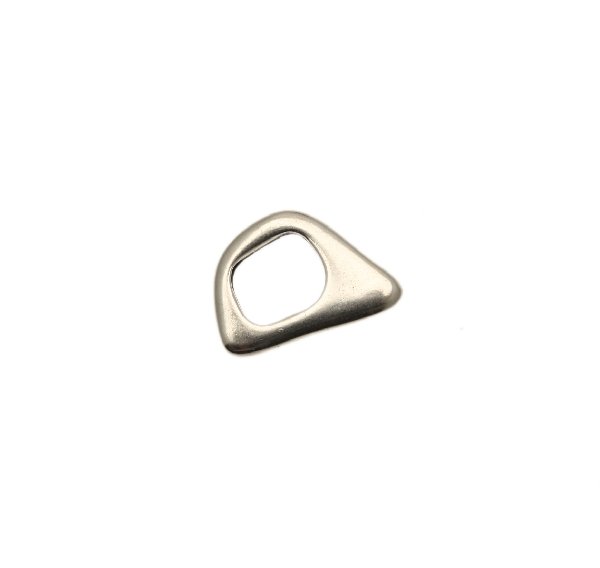 Distanziatore a rondella piatta liscia, dalla forma irregolare, 14x21 mm.