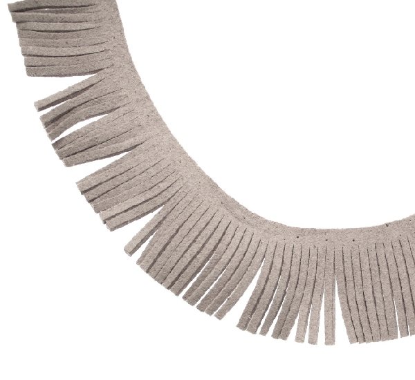 Nastro piatto in alcantara a frange, larga 28 mm., alta 1,5 mm., colore Grigio chiaro