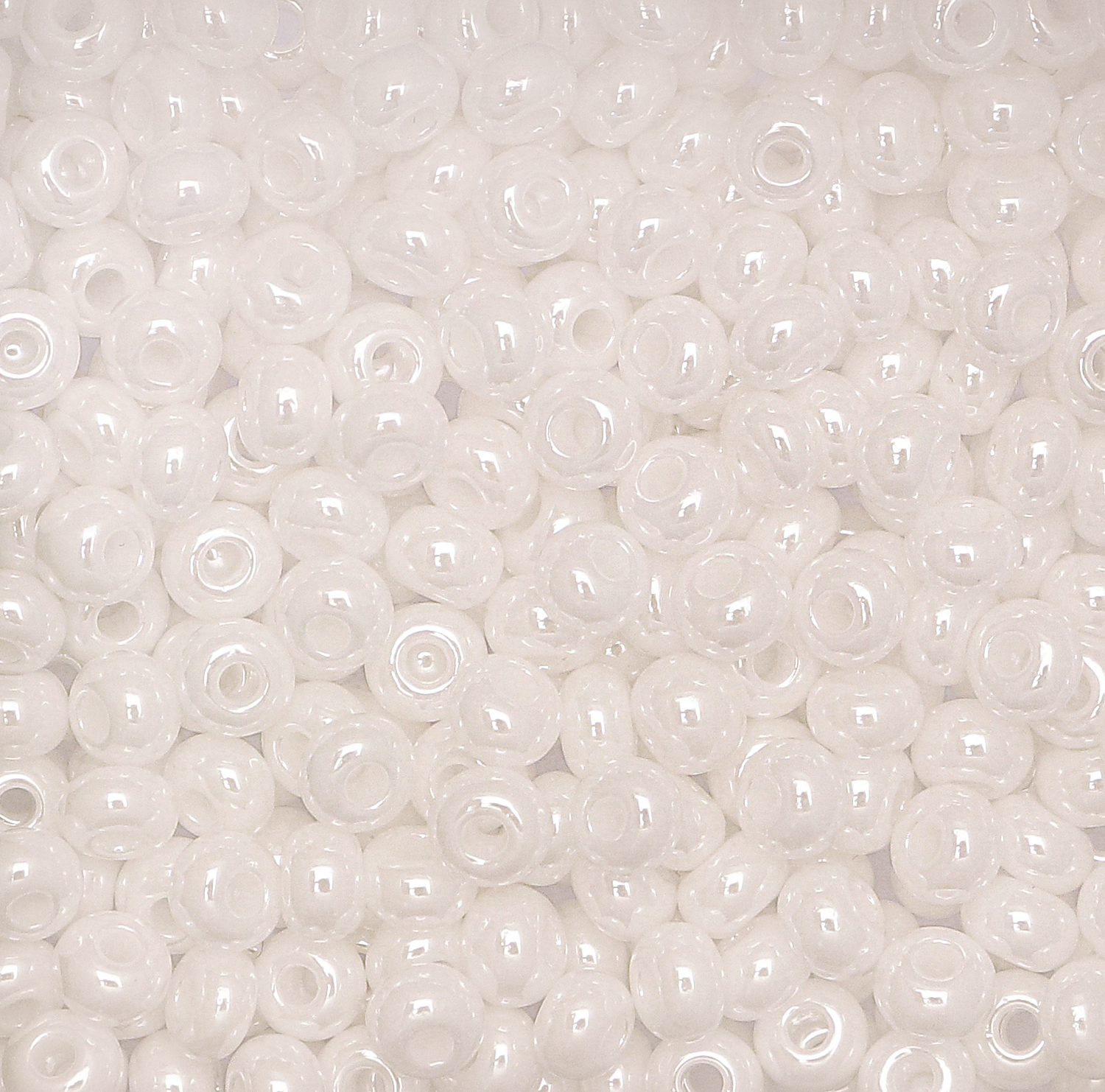 Conteria in vetro, dimensione 4,5x3mm., colore Bianco perlato