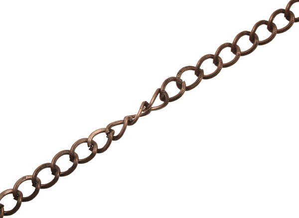 Catena in ottone grumetta, zigrinata su un lato, dimensione anello 9x12 mm.