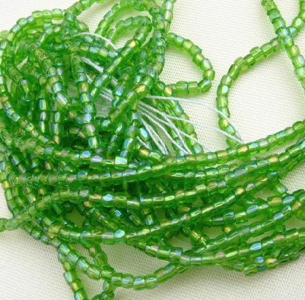 Trikat color Verde peridot AB