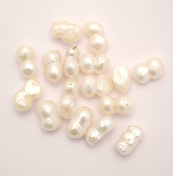 Perla di fiume doppia, misura 13x7 mm. colore Bianco