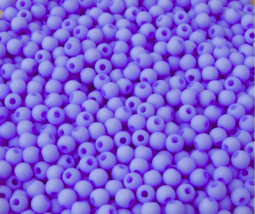 Confezione da 150 pezzi di Palline lisce opache in resina, da 4 mm., colore Viola