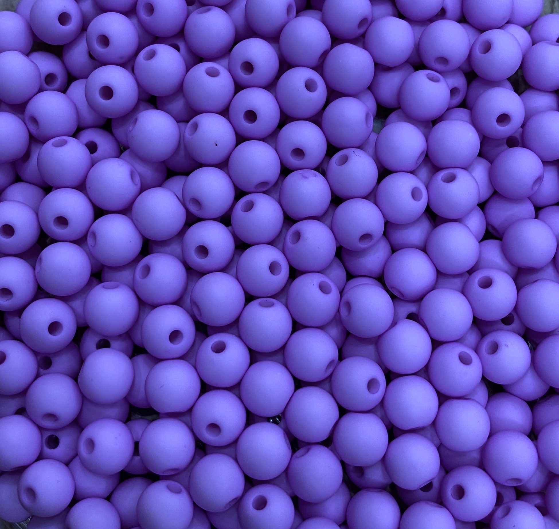 Confezione da 80 pezzi di Palline lisce opache in resina, da 6 mm., colore Viola