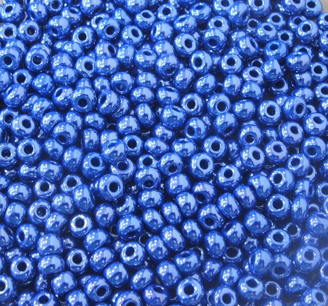 Conteria in vetro, dimensione 4,5x3mm., colore Blu Elettrico Perlato