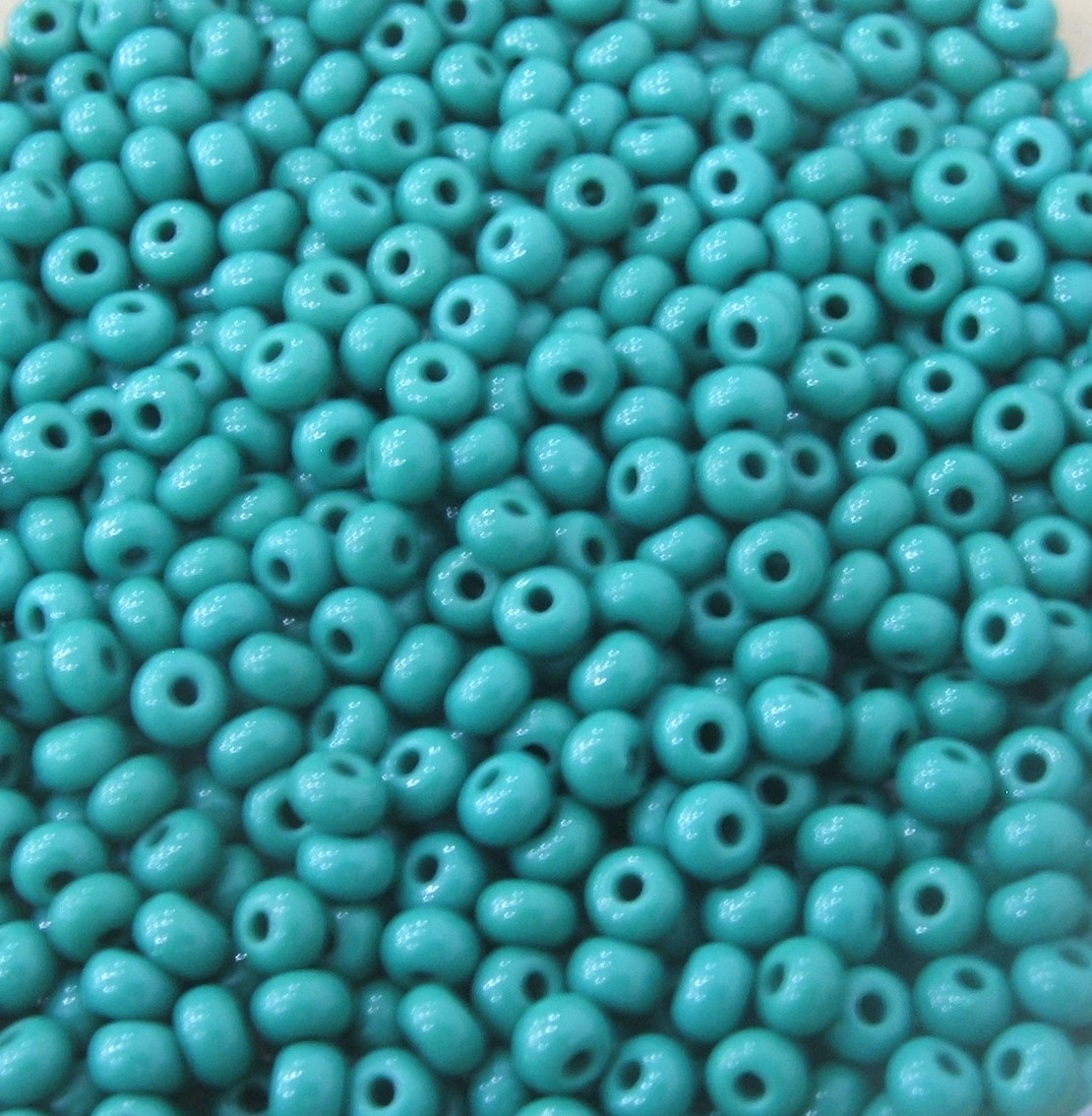 Conteria in vetro, dimensione 4,5x3mm., colore Smeraldo opaco