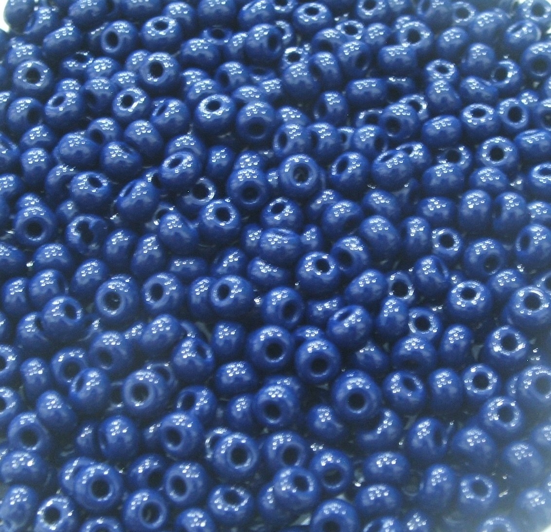 Conteria in vetro, dimensione 4,5x3mm., colore Blu Scuro opaco