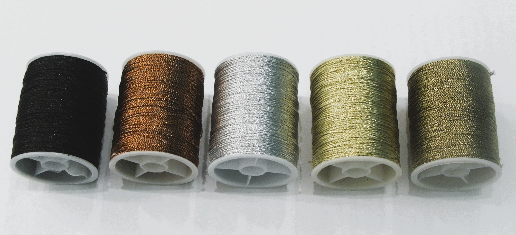 Filato gioiello per lavorazione con uncinetto e perline, spessore 0.2 mm