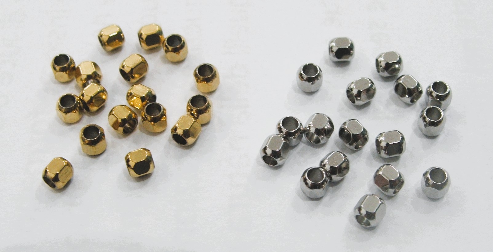 Distanziatore a cilindro sfaccettato a 6 lati, in Acciaio, 3x3 mm.