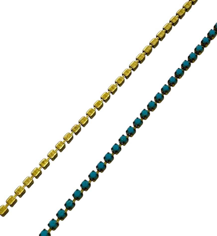Catena strass, con cristalli Swarovski, base in metallo colore ottone, colore strass TURQUOISE