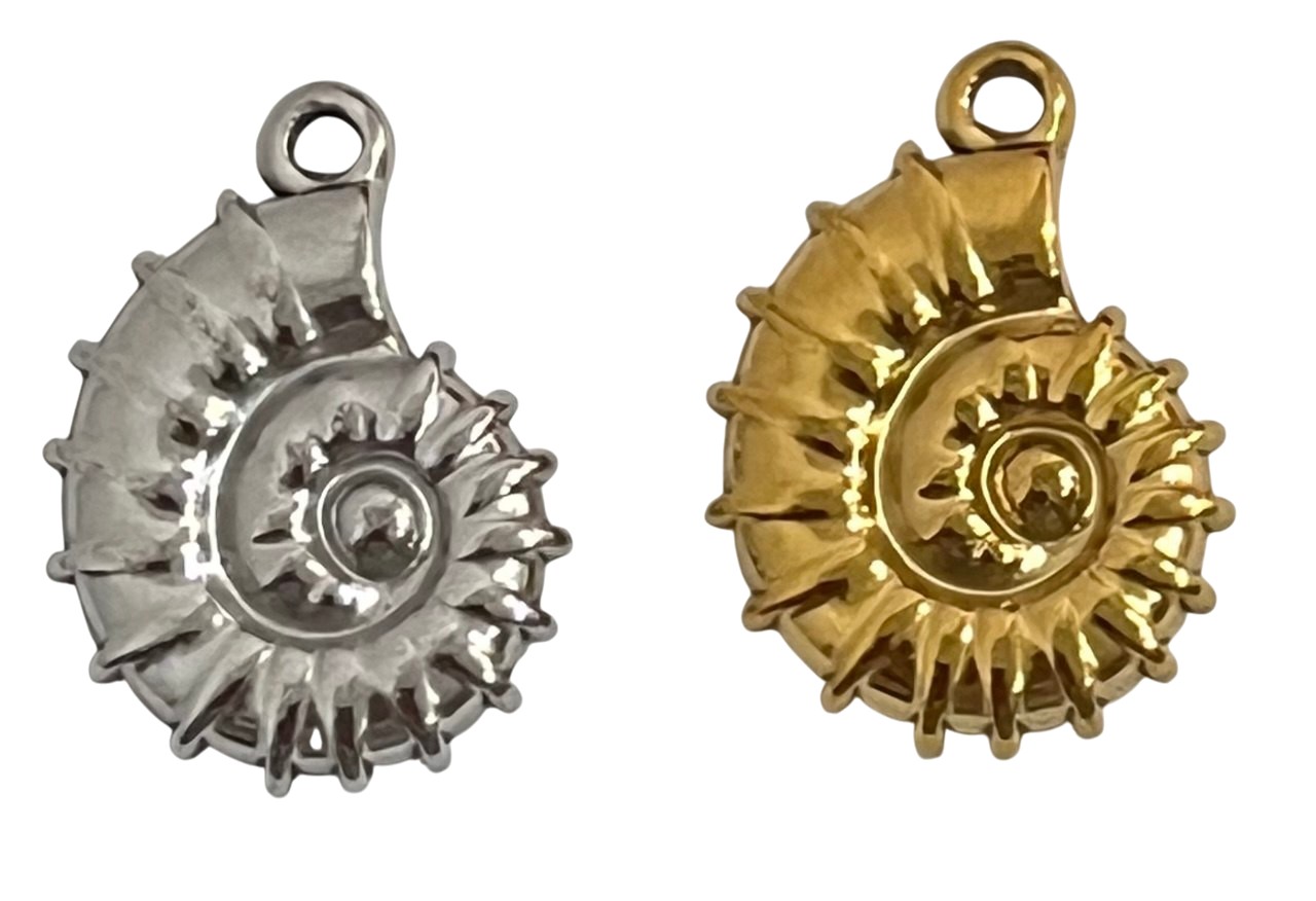 Ciondolo, in Acciaio, a forma di Conchiglia, 16x22 mm.